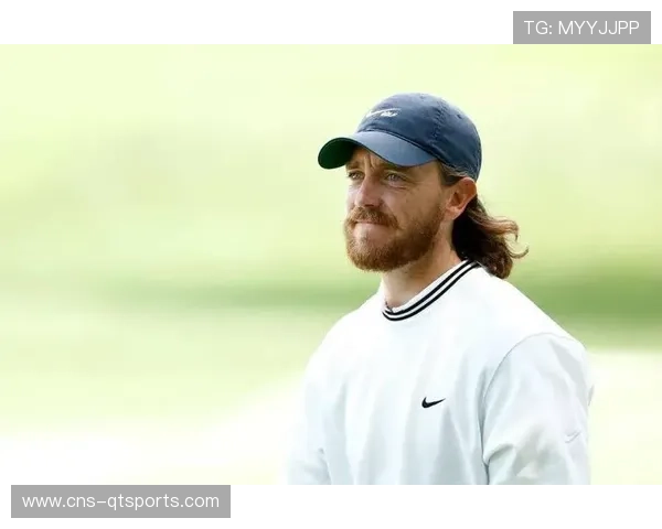 汤米·弗利特伍德使用泰勒梅TP5x高尔夫球，莱德杯搭档麦克罗伊